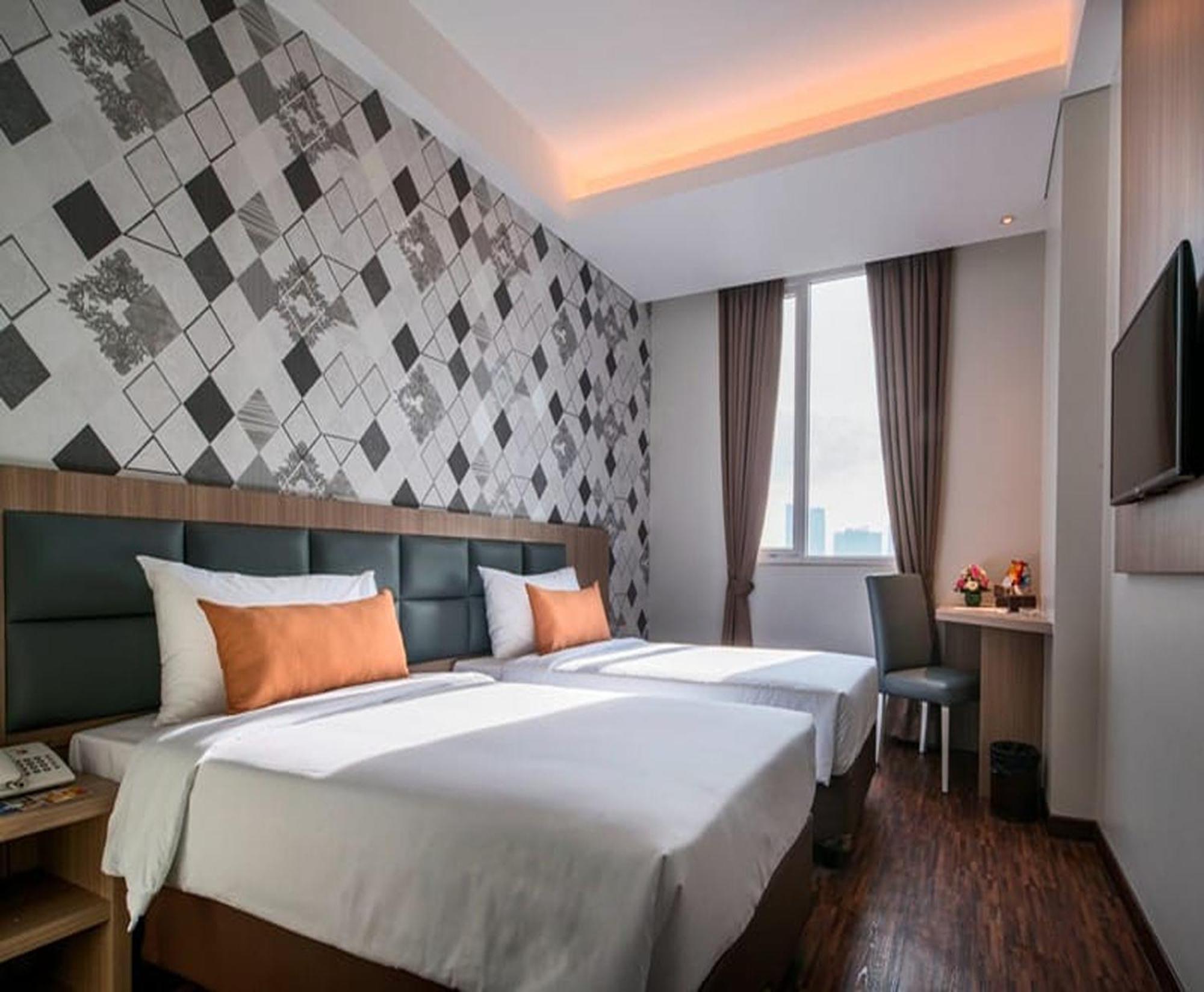 Hotel 88 ITC Fatmawati Giacarta Esterno foto