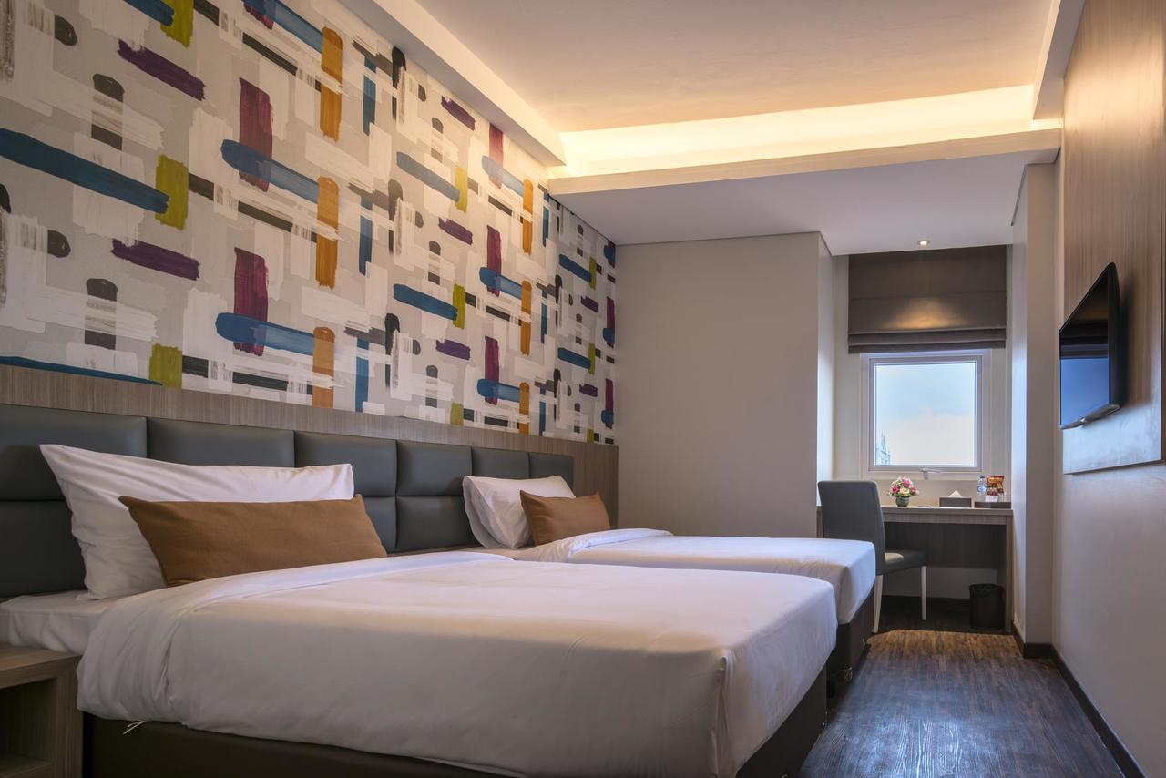 Hotel 88 ITC Fatmawati Giacarta Esterno foto