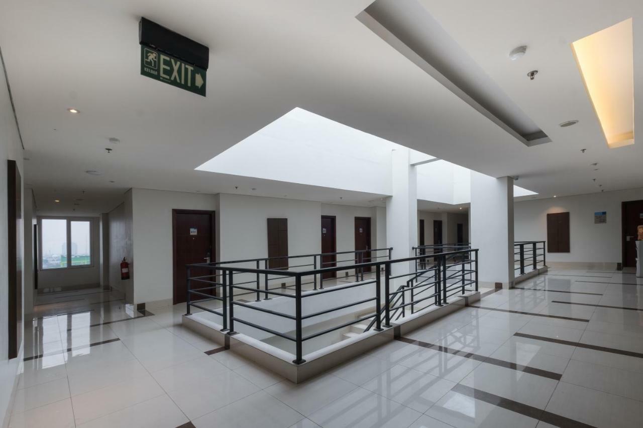 Hotel 88 ITC Fatmawati Giacarta Esterno foto