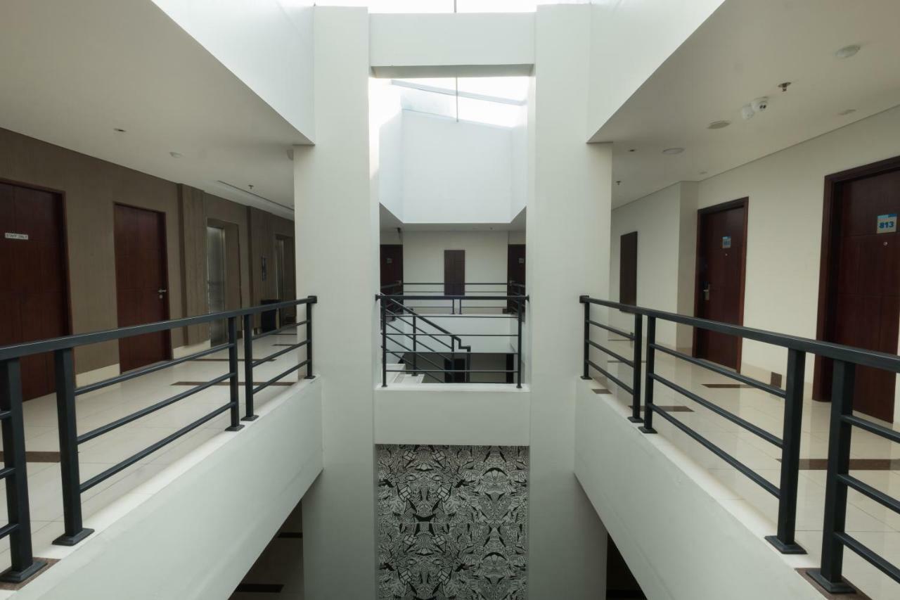 Hotel 88 ITC Fatmawati Giacarta Esterno foto